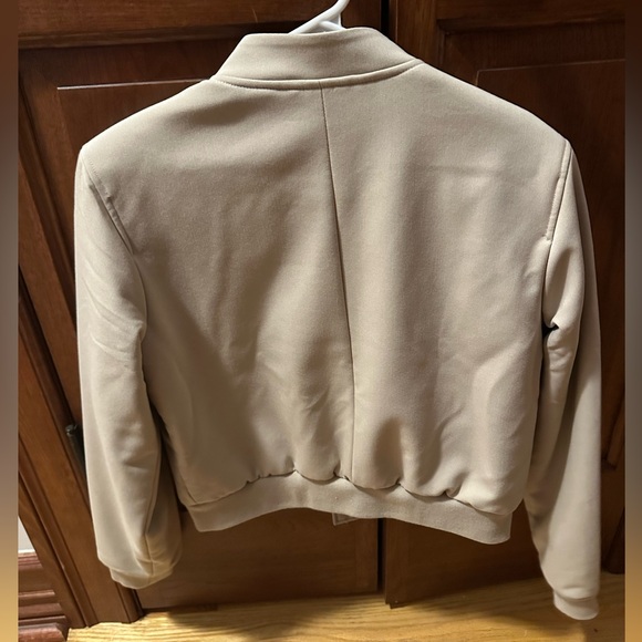 Abercrombie Short Bomber Jacket size small tan - Picture 7 of 9